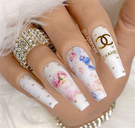 3d chanel nail art